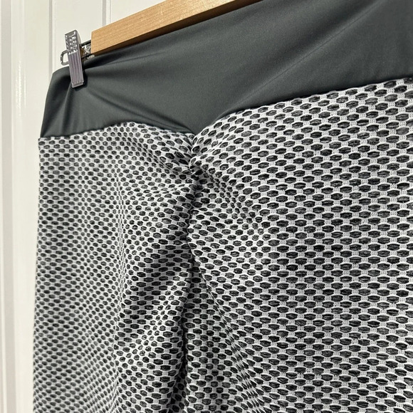 Grey Viral Textured Butt Scrunch Leggings | Size: XL - Picture 5 of 8